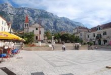 TRG ANDRIJE KAČIĆA MIOŠIĆA, MAKARSKA