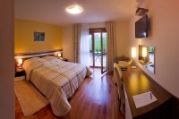 Odmor na Plitvičkim jezerima!  Provedite 3 dana udvoje u Hotelu Degenija****